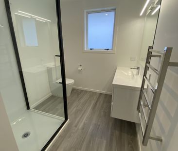 This stunning townhouse - Photo 6