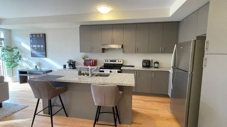 For Lease - 2090 Coppenwood Common, Burlington, Ontario - Photo 2