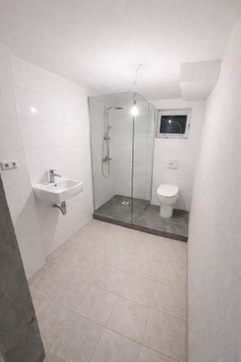 Wohnung Stadtmitte 45qm Kellerwohnung teilsaniert. - Photo 1