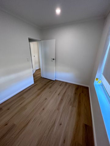 Newly Renovated 2 Bedroom Unit in a Quiet Group! - Photo 4