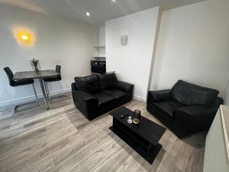 2 bedroom flat share to rent - Photo 3