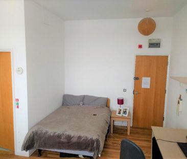 Studio to rent - Photo 1