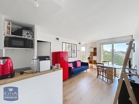 Location Appartement 1 pièce 30m² LYON 8ème - Photo 2