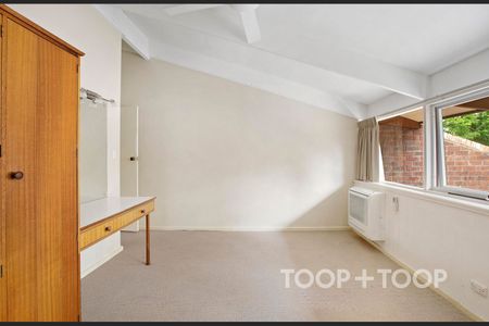 North Adelaide 2 Bedroom Unit! - Photo 3