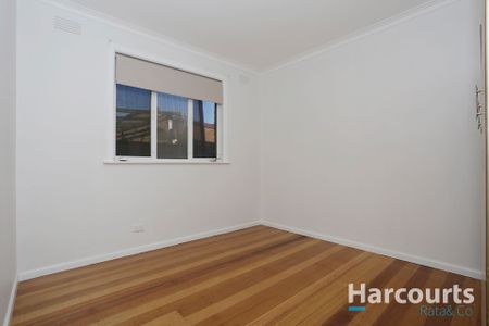 Spacious and Bright 3 Bedroom Home in Lalor - Photo 4