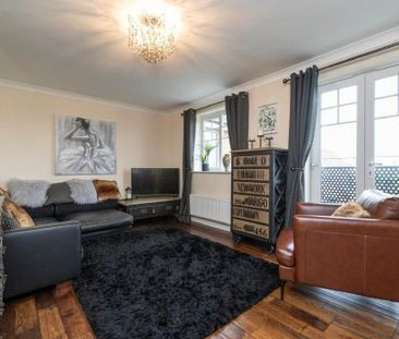 2 bedroom flat to rent - Photo 3