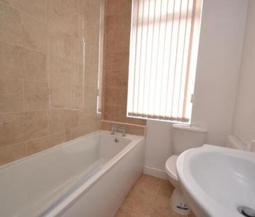 4 bedroom terraced house to rent - Photo 5
