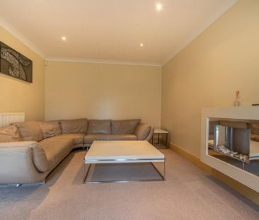 5 bedroom detached house to rent - Photo 1