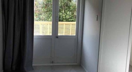 Cosy Kelburn 1BR w/ Deck - Photo 4