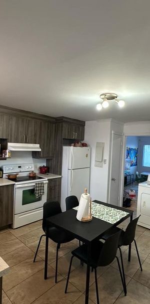 4 1/2 situé à Ste-Foy, A/C, Internet, stationnement - Photo 1