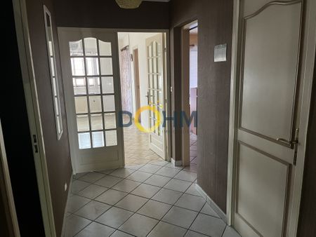 Exclusivité Quartier Zenith /Chateaucreux T4 cuisine équipée disponible de suite. - Photo 5