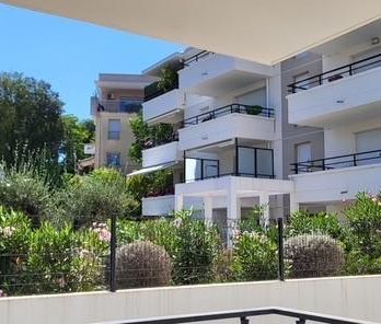 Location Appartement 3 pièces 60m² GRASSE 06130 - Photo 4