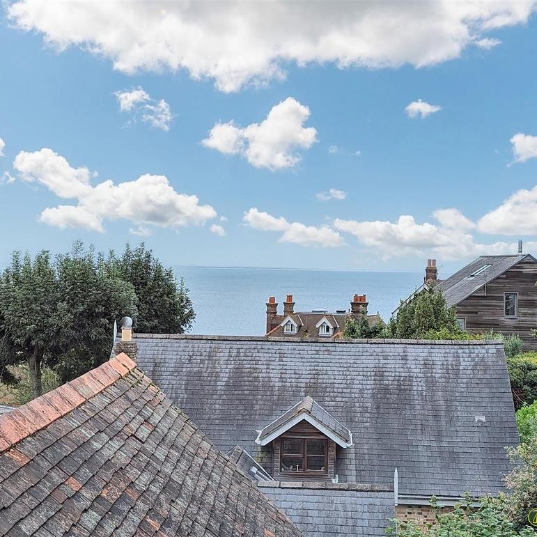 4 bedroom terraced house to rent - Photo 1