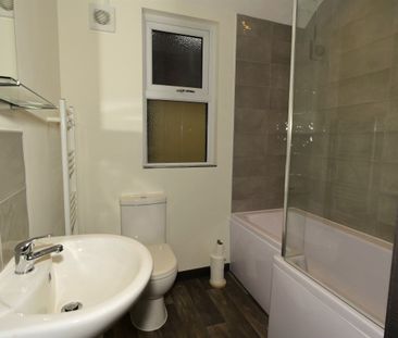 Room in a Shared House, Kensington Road, RG30 - Photo 2