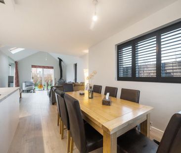 3 bedroom detached house to rent - Photo 2