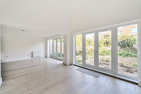 3 bedroom apartment to rent - Photo 4