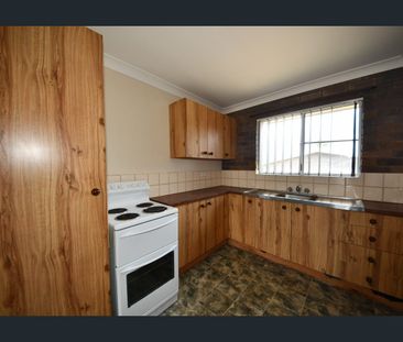 2 Bedroom Unit in a Quiet, Convenient Location - Photo 3