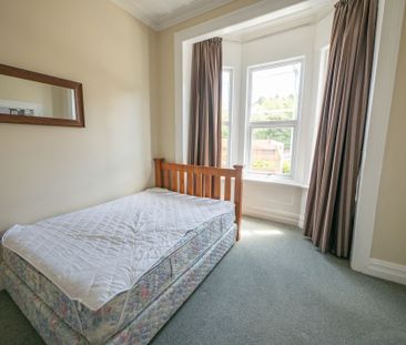 Renovated Inner City Home - Photo 6