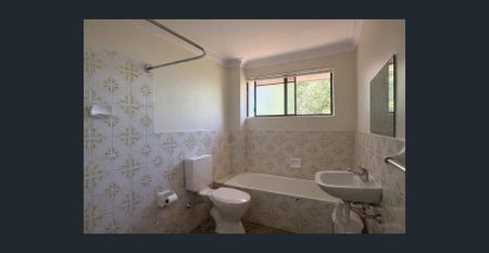 Renovated 2 Bedroom Apartment! - Photo 5