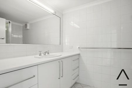 Enjoy Peace and Quiet with Unobstructed Harbour Bridge Views - Photo 4