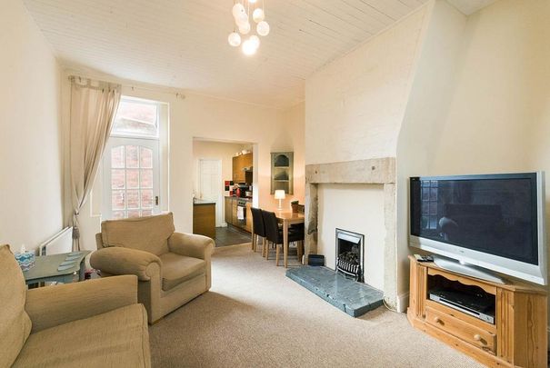 2 bedroom flat to rent - Photo 1