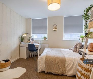 7 bedroom flat to rent - Photo 5