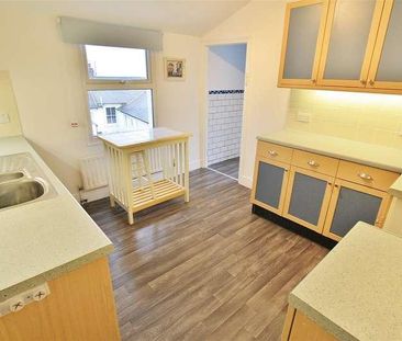 Seaview Road, Leigh On Sea, Essex, SS9 - Photo 3