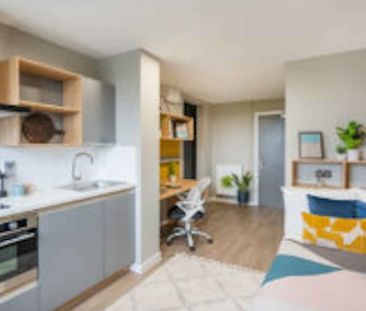 Studio Silver - Photo 1