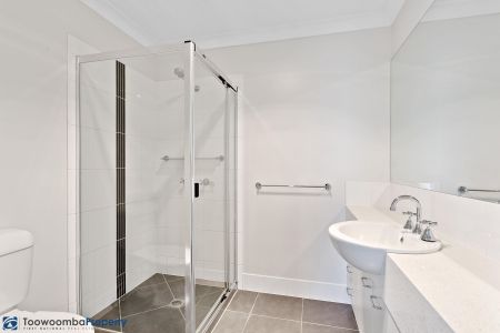 This impeccably presented lowset brick unit is sure to impress! - Photo 5