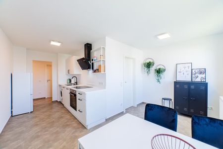 Helles, möbliertes WG Zimmer in einer 3er Frauen WG in zentraler Lage von Nürnberg - Photo 2