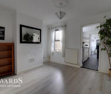 3 bedroom terraced house to rent - Photo 2