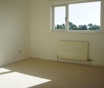3 bedroom end of terrace house to rent - Photo 1