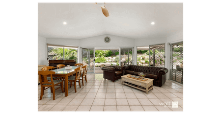 Spacious Family Home with Modern Comforts - Photo 3