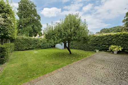 An exceptionally pretty three bedroom detached character cottage, with an immaculately presented interior, in the heart of the village of Bentworth with a south facing garden. - Photo 3