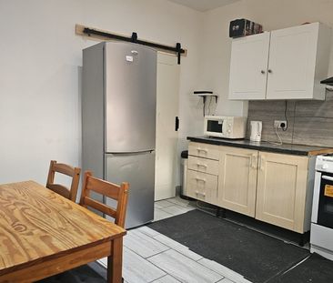 Room in a Shared House, Blagden St, S2 - Photo 1