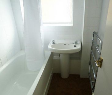 3 bedroom apartment to rent - Photo 5