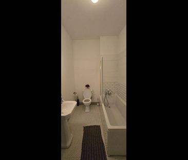 2 Bed Flat, Old Snow Hill, B4 - Photo 4