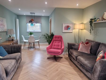 3 Bed End Terrace, Claremont Grove, AB10 - Photo 2