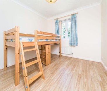 4 bedroom detached house to rent - Photo 2