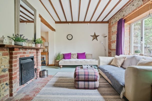 3 bedroom semi-detached house to rent - Photo 1