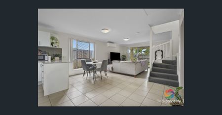 Comfortable Living with a Flexible Floor Plan - Photo 3