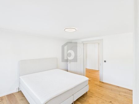 GROSSZÜGIG UND NEU RENOVIERT - Photo 3