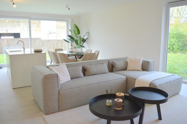 Ruime halfopen nieuwbouw woning met tuin en 3 slaapkamers in Waregem - Photo 1