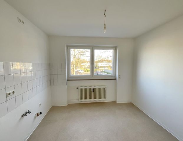 3-Zimmer-Wohnung mit Tageslichtbad und Balkon an der Strotheide frei! - Foto 1