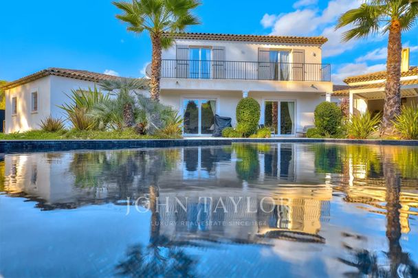 Maison à louer Mougins, Cote d'Azur, France7 500 EUR / Mois - Photo 1