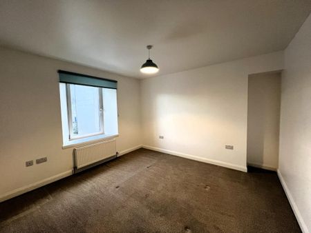 4 bedroom detached house to rent - Photo 5