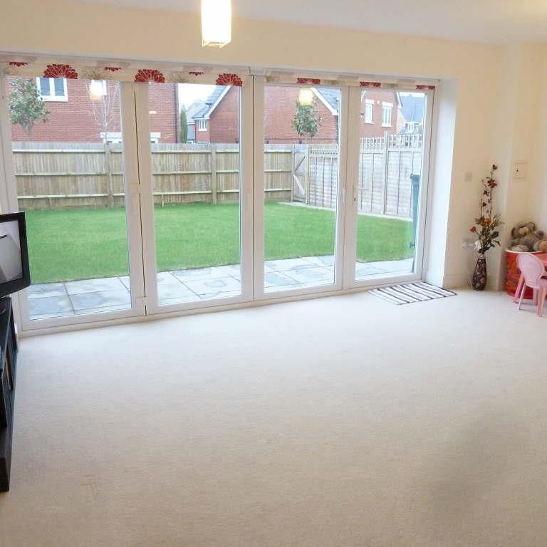 Sherwood Way, Epsom, Surrey, KT19 8GY - Photo 1