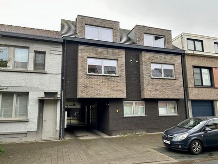 Gelijkvloers appartement met drie slaapkamers, tuin en garage - Foto 4