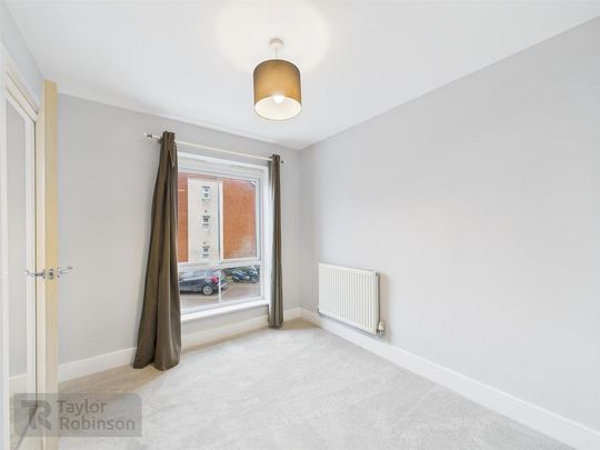 4 bedroom terraced house to rent - Photo 1