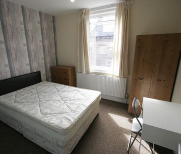 Ashville Avenue, Hyde Park, LS6 1LX, Leeds - Photo 6